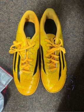 Indoor Messi Yellow Black Athletic Cleats